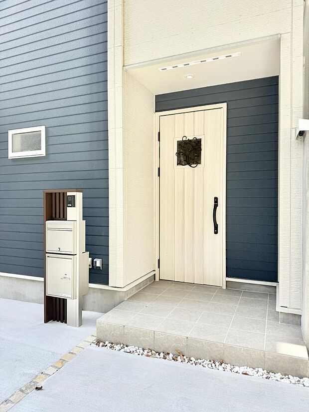 ■ 心地よい暮らしへとつながる、温かい玄関