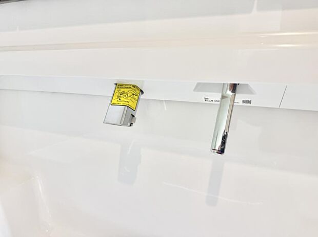 ■細かい部分まで洗いやすく便利なハンドシャワー付き