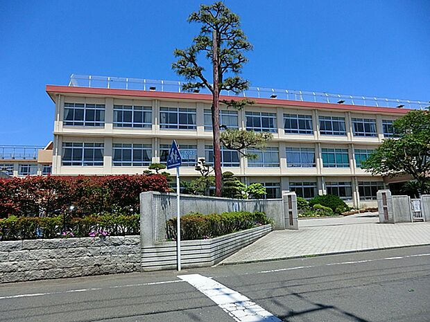 中学校 962m 平塚市立春日野中学校