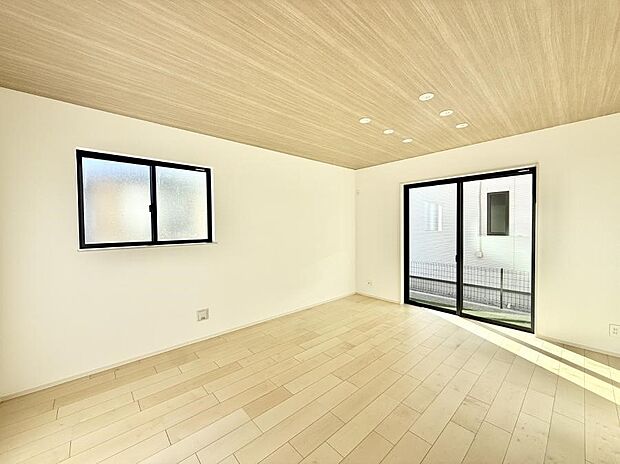 ■陽ざしが射し込む明るいLDKは家族でのんびり寛げます