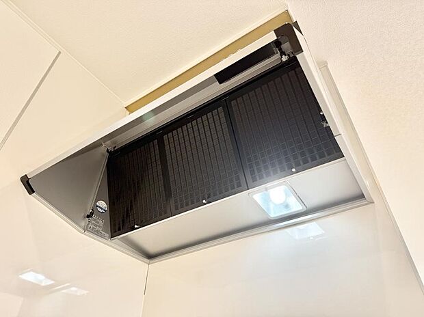 ■調理時の蒸気や匂いが換気扇に誘導され、効率的に排煙ができます。