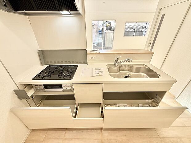 ■収納力豊富なシステムキッチンです!