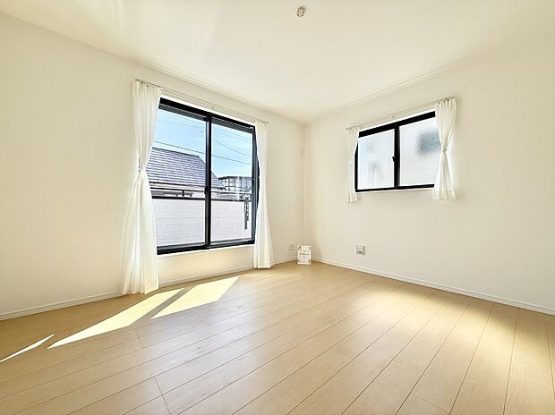 ■陽射しが差し込む暖かいお部屋