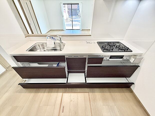 ■シンプルで機能的、毎日使いやすいキッチン