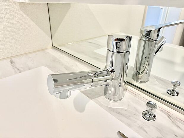 ■手洗いや顔を洗う時も快適に使える便利なシャワー