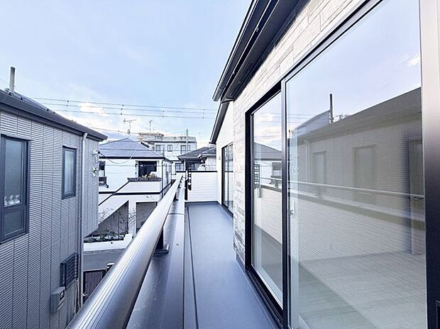 ■ 季節の移ろいを感じられる開放的な空間です