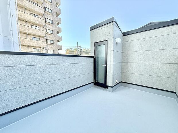 ■ 季節の移ろいを感じられる開放的な空間です