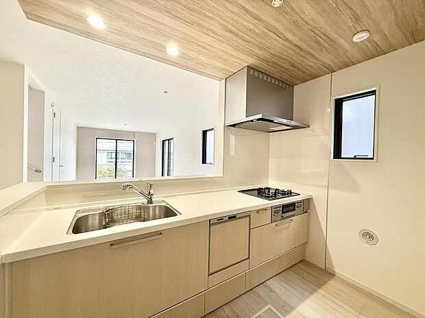 ■シンプルで美しく心地よい時間を生むキッチン空間