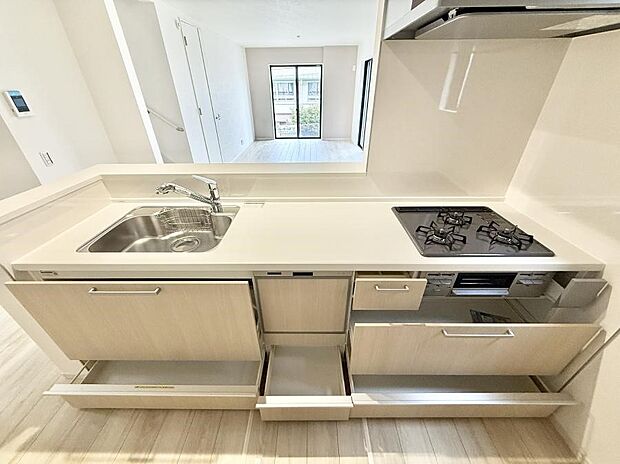 ■シンプルで機能的、毎日使いやすいキッチン