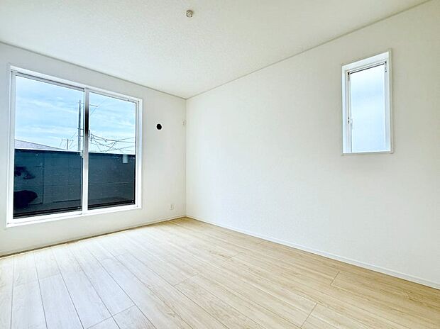 3号棟 ■落ち着いた色合いのお部屋で穏やかな時間を楽しめます