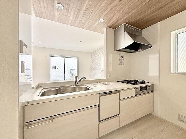 ■シンプルで機能的、毎日使いやすいキッチン