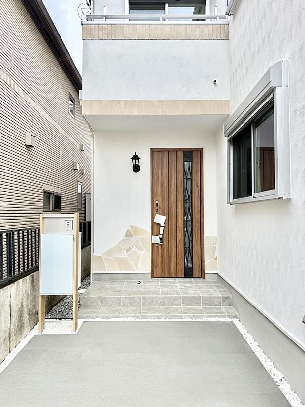 1号棟  ■ 心地よい暮らしへとつながる、温かい玄関