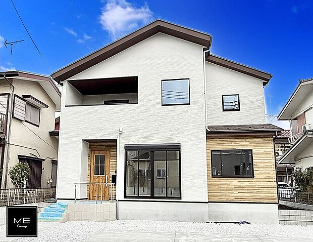 並列で3台駐車可能なゆとりのあるカースペース!