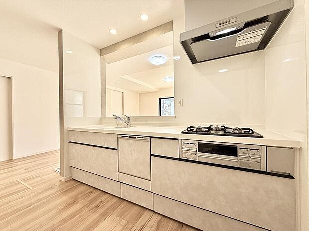 ■シンプルで機能的、毎日使いやすいキッチン