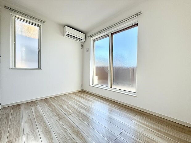 ■大きな窓は開放感があり、明るさ通風バッチリです  