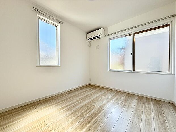 ■2面採光で明るい居室！