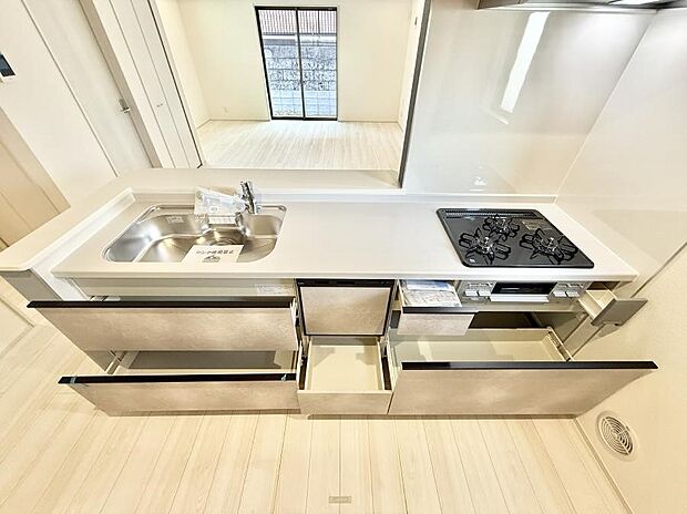 ■収納力豊富なシステムキッチンです！