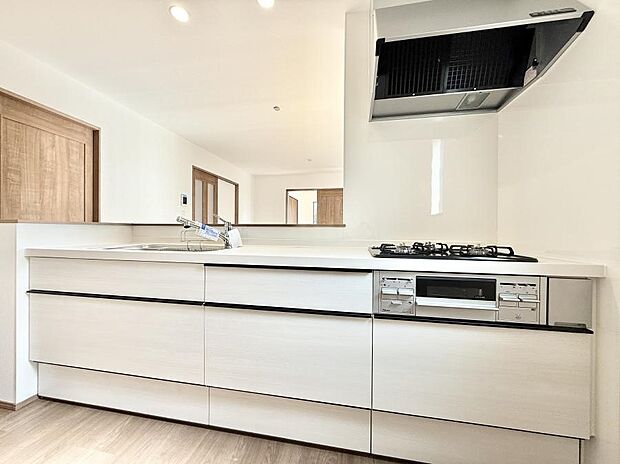 ■シンプルで美しく心地よい時間を生むキッチン空間