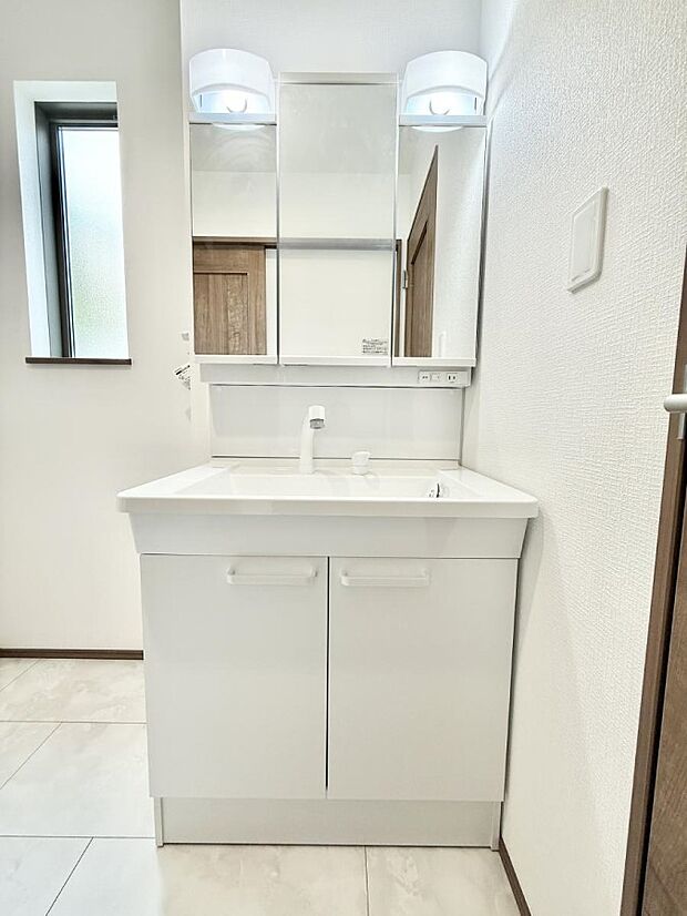 ■明るい洗面所は毎朝の歯磨きも楽しくできちゃいそうです