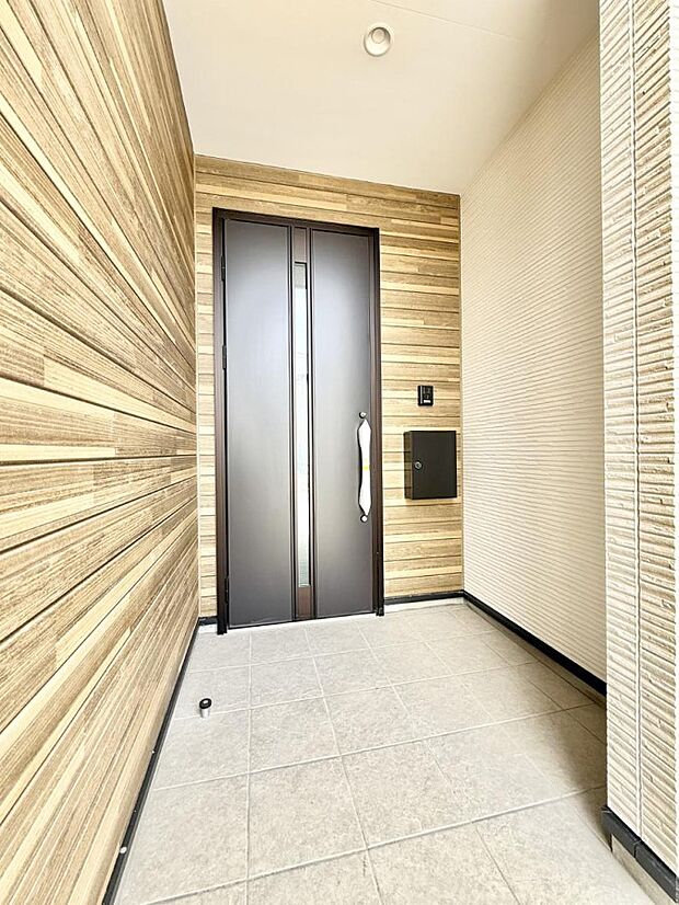 広々、綺麗な玄関でお客様をお出迎え