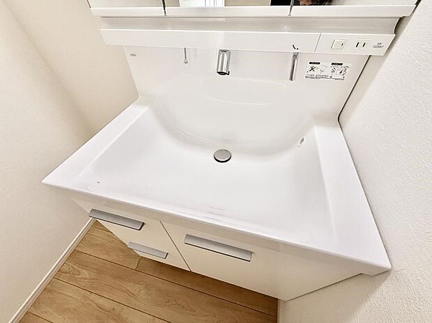 ■手洗いや顔を洗う時も快適に使える便利なシャワー