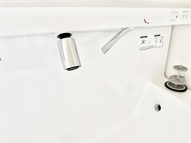 ■手洗いや顔を洗う時も快適に使える便利なシャワー
