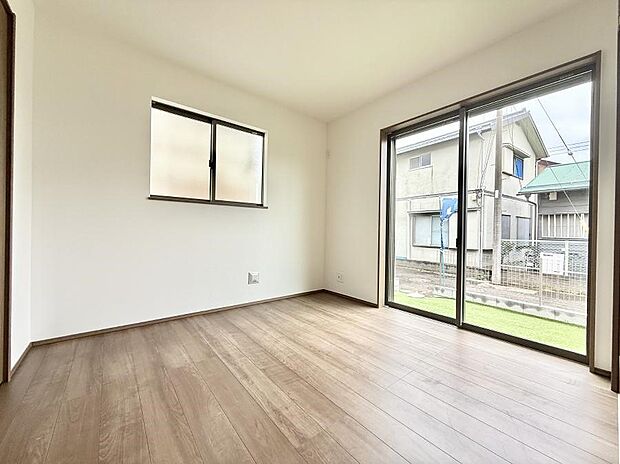 日当たりのいいお部屋は気持ちがいいですね