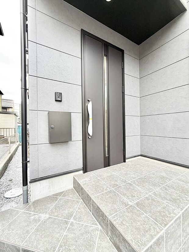1号棟 ■ 心地よい暮らしへとつながる、温かい玄関