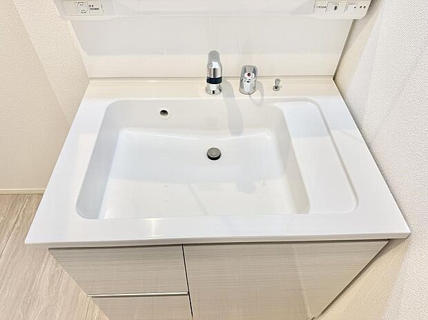 ■手洗いや顔を洗う時も快適に使える便利なシャワー