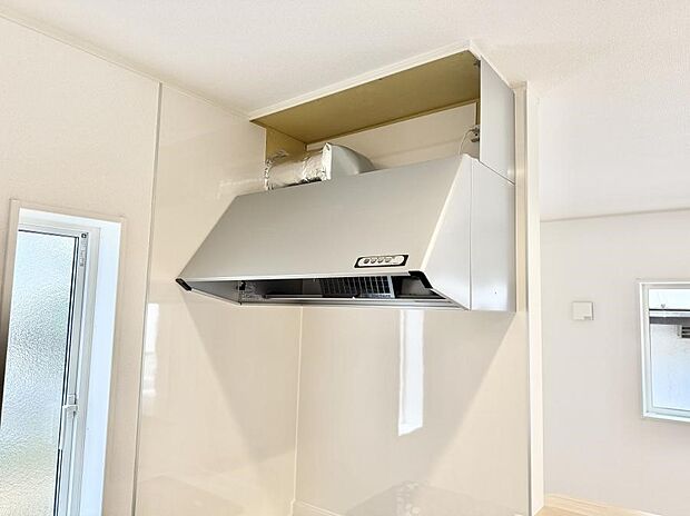 ■調理時の蒸気や匂いが換気扇に誘導され、効率的に排煙ができます。