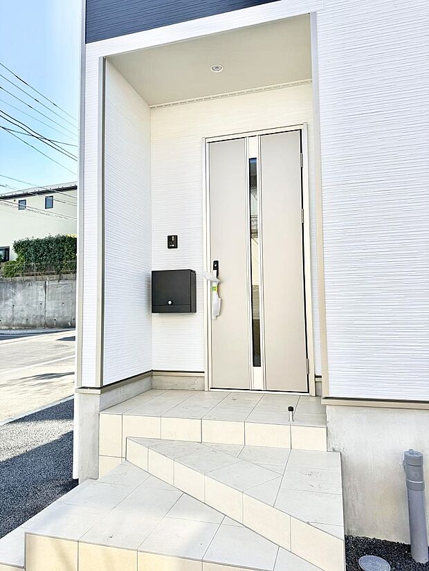 玄関はお家の顔！玄関アプローチでお客様をお迎え！    