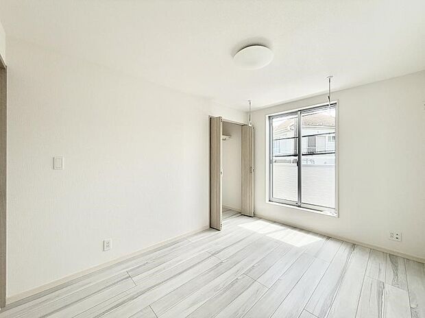1号棟 ■落ち着いた色合いのお部屋で穏やかな時間を楽しめます