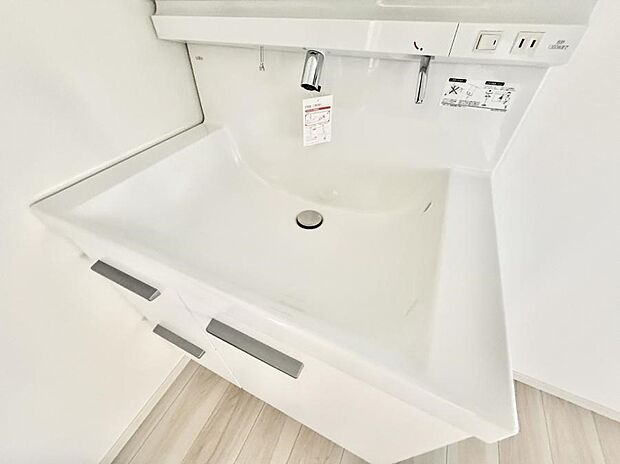 ■手洗いや顔を洗う時も快適に使える便利なシャワー