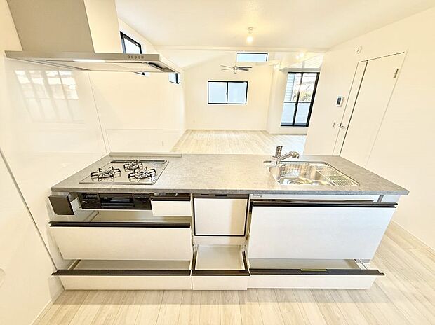 ■家族の絆を深める、温もりのあるキッチン