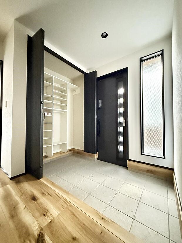 ■収納力の高いシューズボックス付! 玄関がキレイに片付きます!