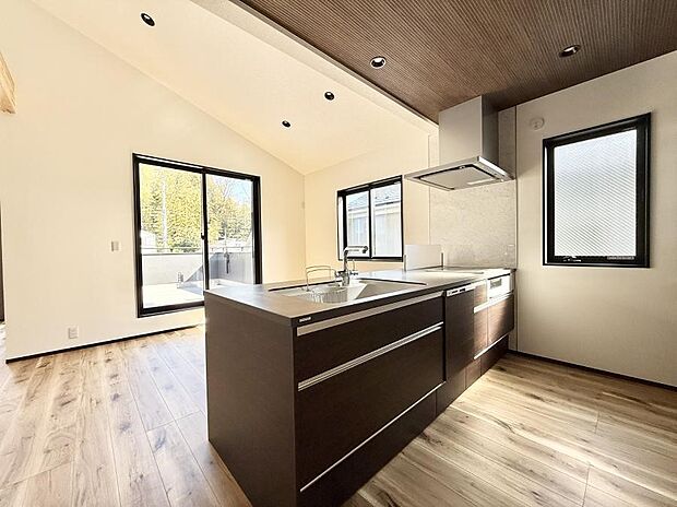 ■会話が深まる対面キッチン！家族との会話がはずみます！  