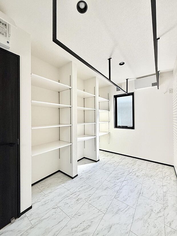 ■洗濯物をすぐに収納できるランドリーファミリークローゼット