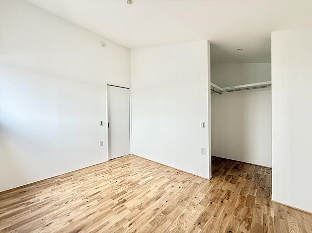 ■大きな収納で荷物がスッキリ片付きます