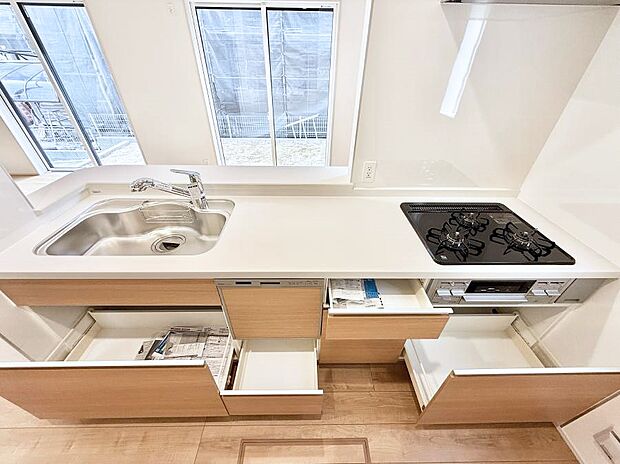 ■収納力豊富なシステムキッチンです!