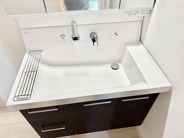 ■手洗いや顔を洗う時も快適に使える便利なシャワー