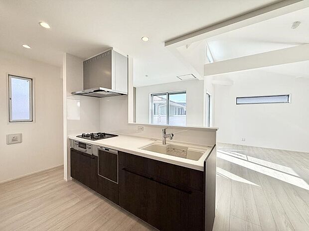 明るさと開放感たっぷりなキッチン！  