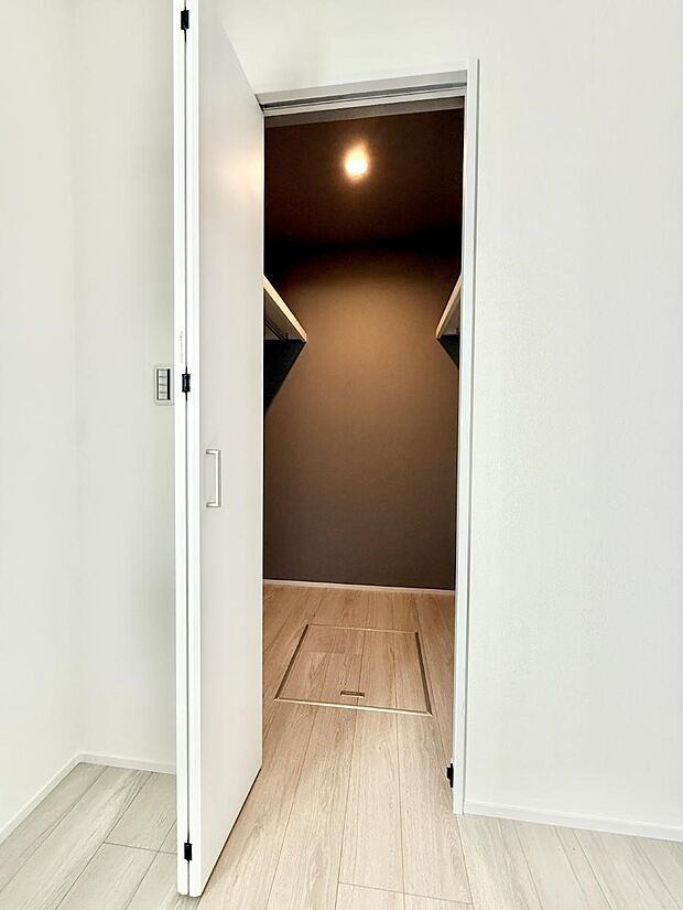 まとめて収納！！お部屋広々！！  