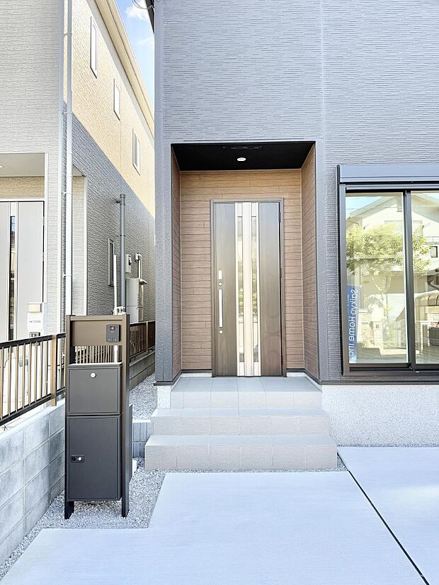 玄関はお家の顔！おしゃれな玄関アプローチでお客様をお迎え！  