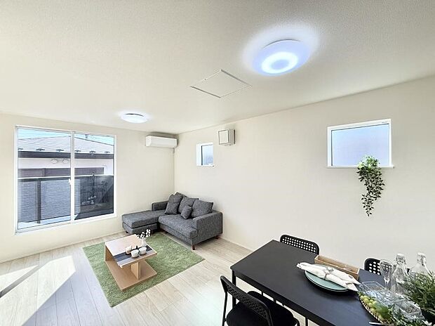 インテリアを考えるのが楽しみな広いリビングです!