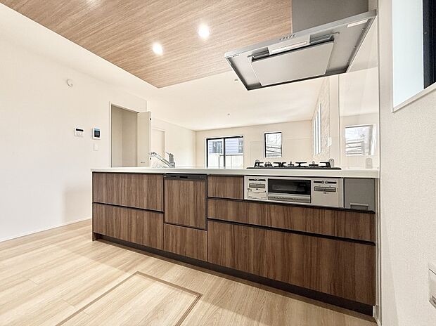 ■シンプルで機能的、毎日使いやすいキッチン