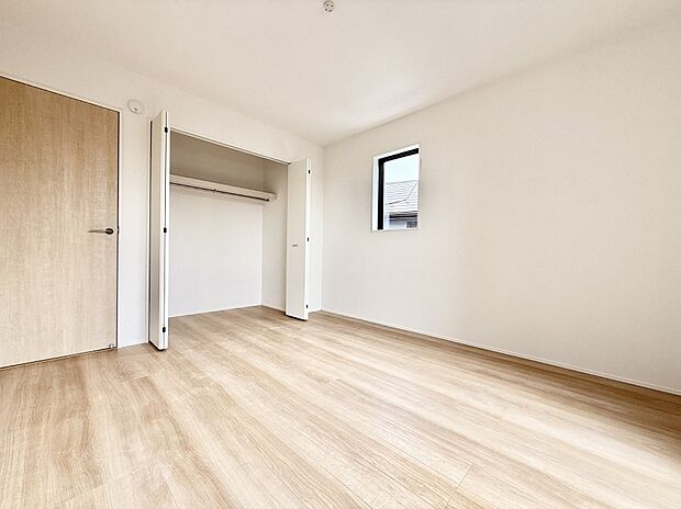 ■広いクローゼット、収納は多い方が嬉しいですね!