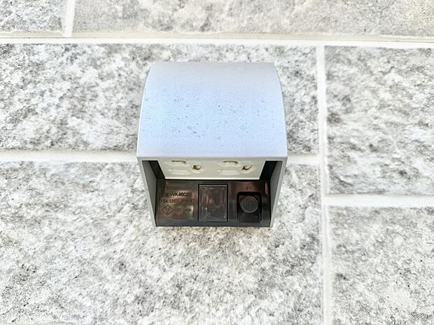 ■屋外に電源コンセントがあれば、高圧洗浄機で窓や外壁を掃除するなど便利です。