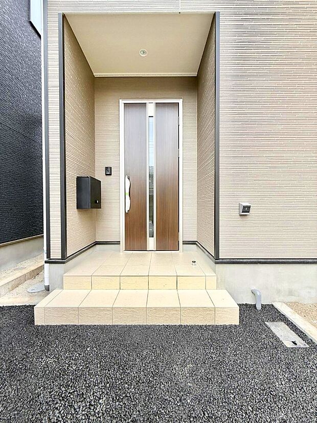■ 心地よい暮らしへとつながる、温かい玄関