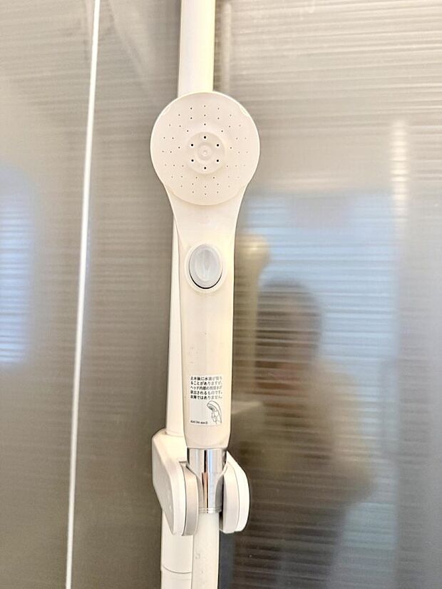 ■手元で簡単に止水できるため、水の無駄遣いを減らすことができます。