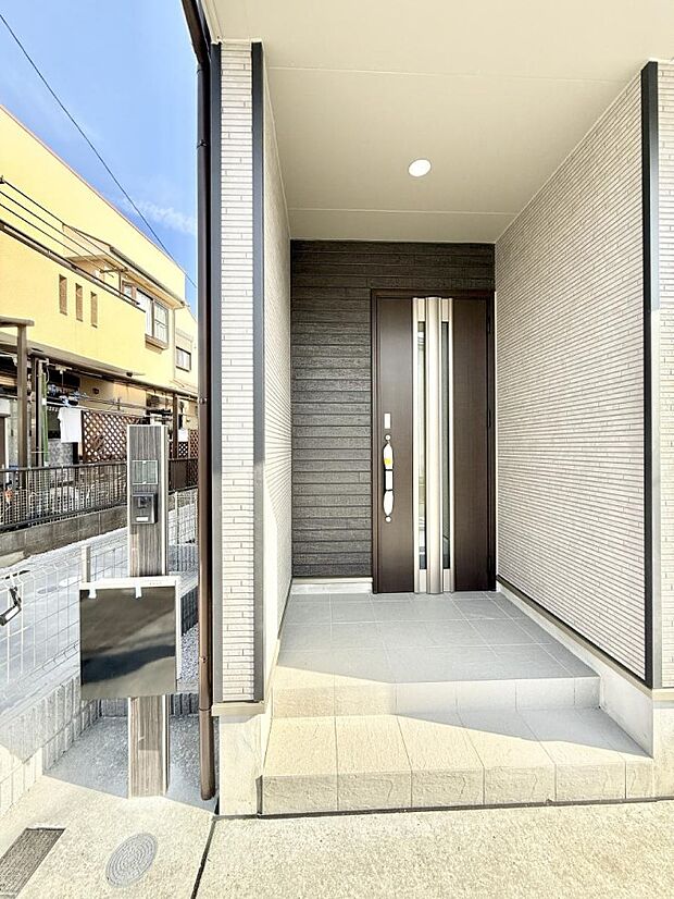 玄関はお家の顔！玄関アプローチでお客様をお迎え！    